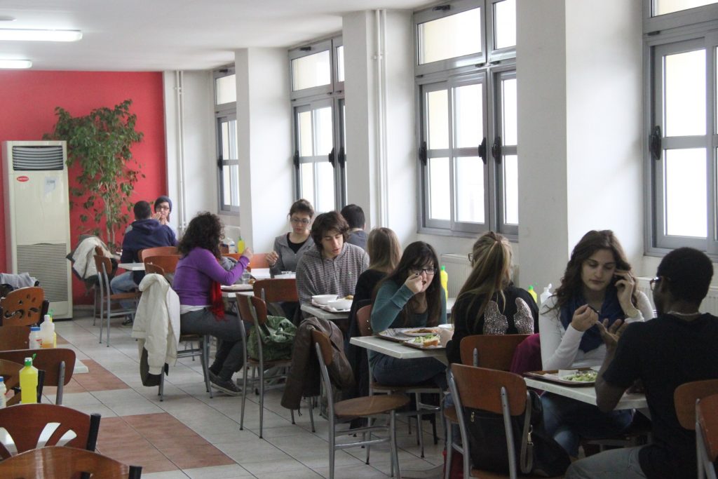 Oι προϋποθέσεις και τα δικαιολογητικά για τη δωρεάν σίτιση των φοιτητών