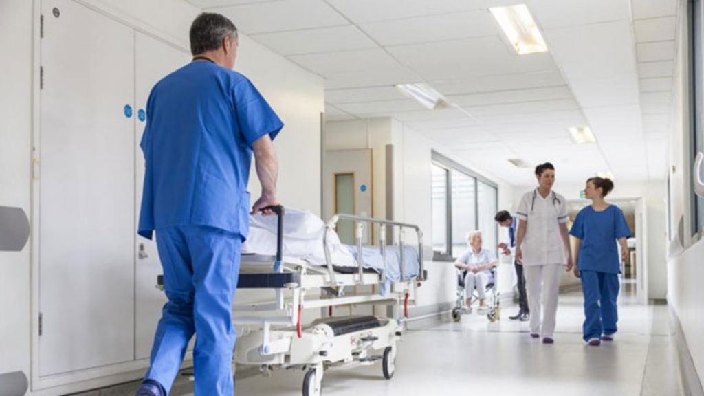 Ειδικό επίδομα μέσα στις γιορτές για γιατρούς και νοσηλευτές
