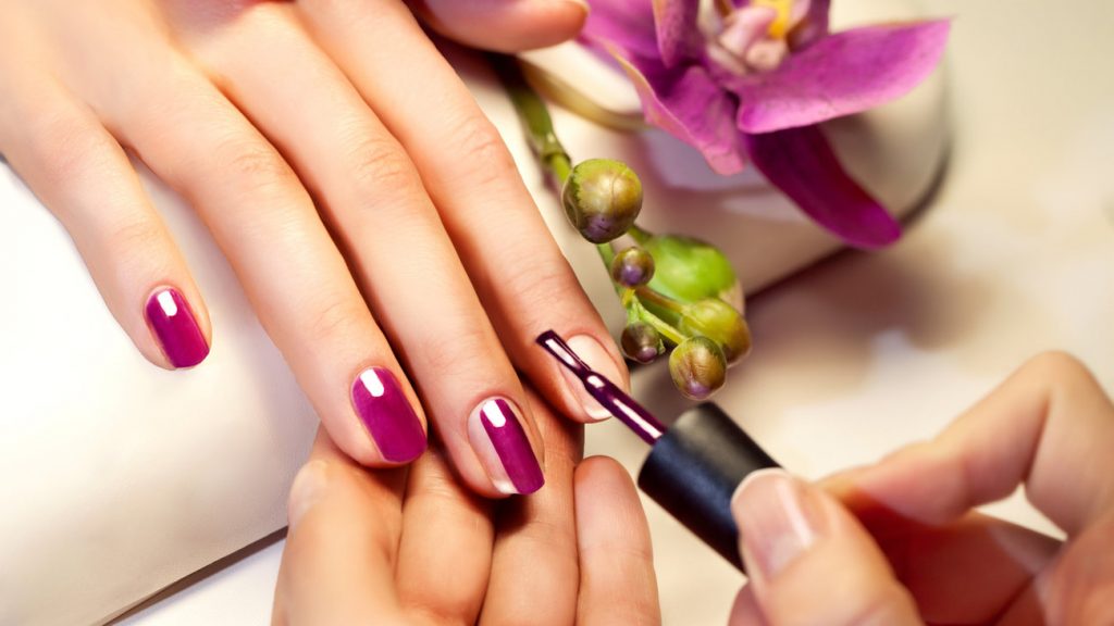 Τεχνίτρια Νυχιών ζητείται σε nails studio