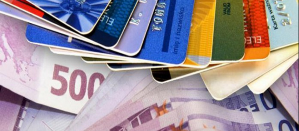 Πόσο θα μειωθούν οι φόροι για συνταξιούχους, μισθωτούς και ελεύθερους επαγγελματίες