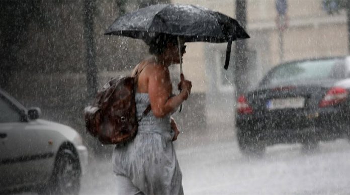 Εκτακτο: Aγνοείται γυναίκα στη Θεσσαλονίκη – Παρασύρθηκε από τα νερά
