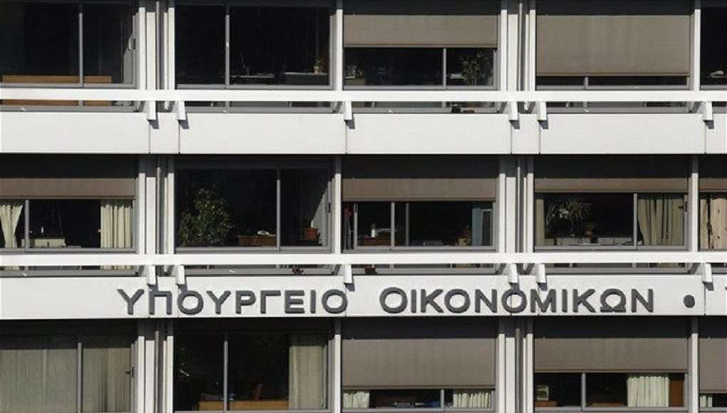 Μειώνεται η φορολόγηση των ελεύθερων επαγγελματιών -Τι αλλάζει από το νέο έτος