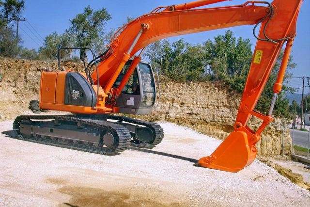 Ζητούνται Χειριστές τσάπας και JCB για αποχετευτικά έργα