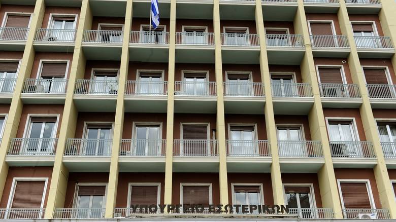 ΥΠΕΣ: Προσλήψεις 557 συμβασιούχων σε ΟΤΑ και ΝΠΔΔ - Δείτε τους πίνακες
