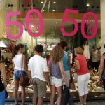 Πότε ξεκινούν οι θερινές εκπτώσεις - Τι ζητούν οι έμποροι