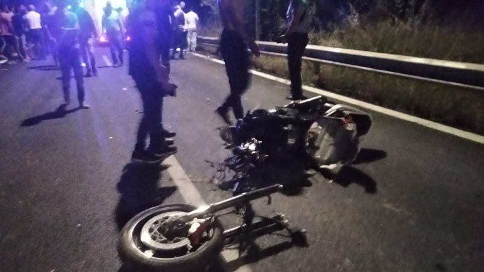 Λέσβος: Τραγωδία στην άσφαλτο - Δύο νέα παιδιά έχασαν τη ζωή τους σε τροχαίο με μηχανές