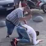 Έξαλλος πελάτης έδειρε υπάλληλο σούπερ μάρκετ με λουκάνικο