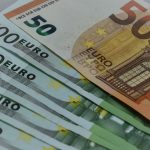 Με τροπολογία ισόβια τιμητική σύνταξη 200 ευρώ - Ποιους αφορά