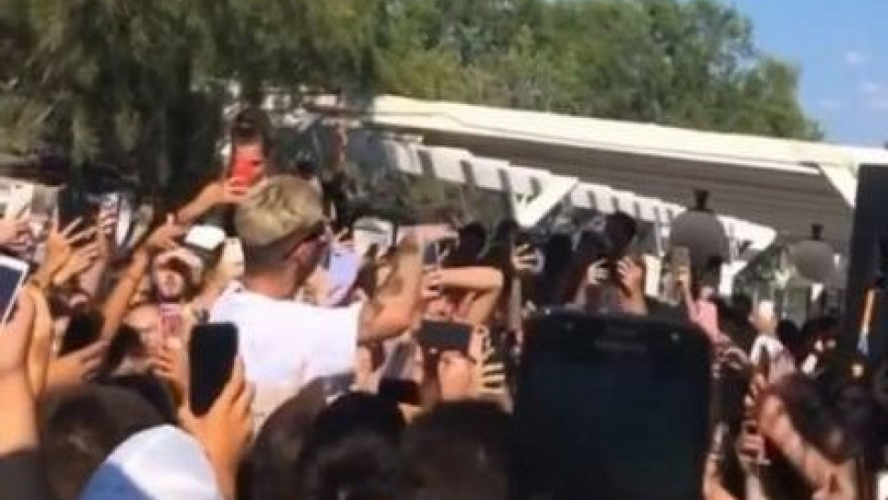 Αχαΐα: Beach πάρτυ με σύνθημα «Δεν υπάρχει ιός»