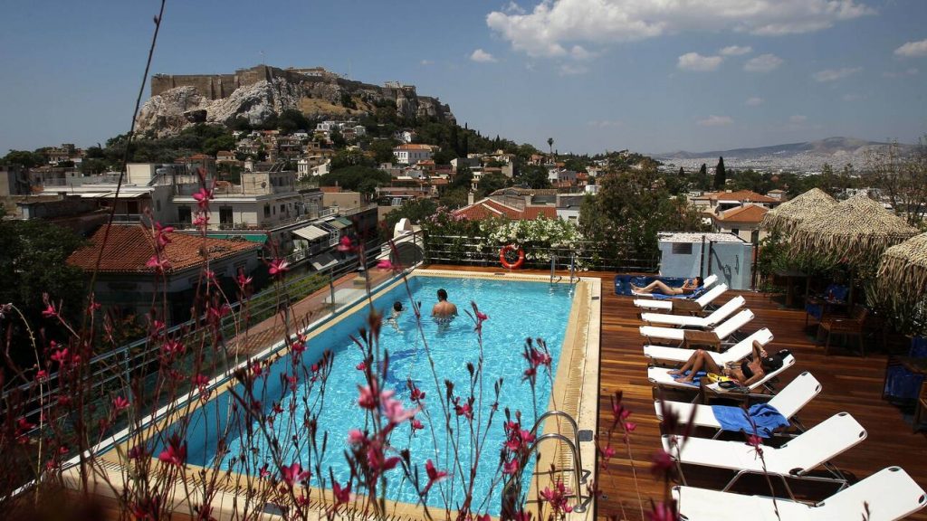 Ξενοδοχεία: Πτώση του τζίρου κατά 67% και μείωση απασχόλησης 35%