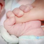 Επίδομα γέννησης: Εγκρίθηκε η δαπάνη για την καταβολή του - Ποιους αφορά