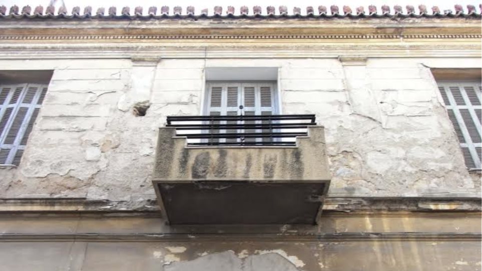 Καταρρέει το σπίτι όπου έζησε και πέθανε ο μεγάλος μας ποιητής Κωστής Παλαμάς στην Πλάκα