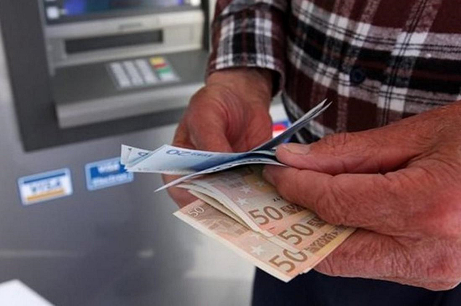 Αναδρομικά: Ποιοι συνταξιούχοι θα πάρουν το 11μηνο και τα δώρα