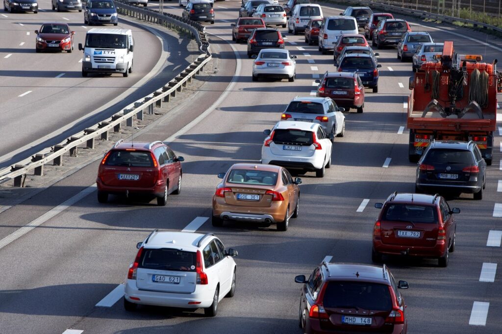 Έκπτωση στα ασφαλιστήρια οχημάτων για δημοσίους υπαλλήλους