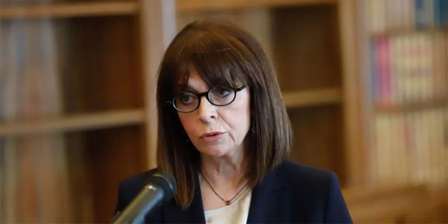 Καταρρέει η δημοτικότητα της Σακελλαροπούλου