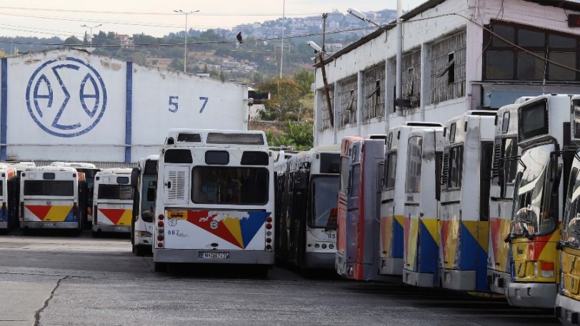 Έπεσε ξύλο σε λεωφορείο επειδή δεν φορούσε μάσκα
