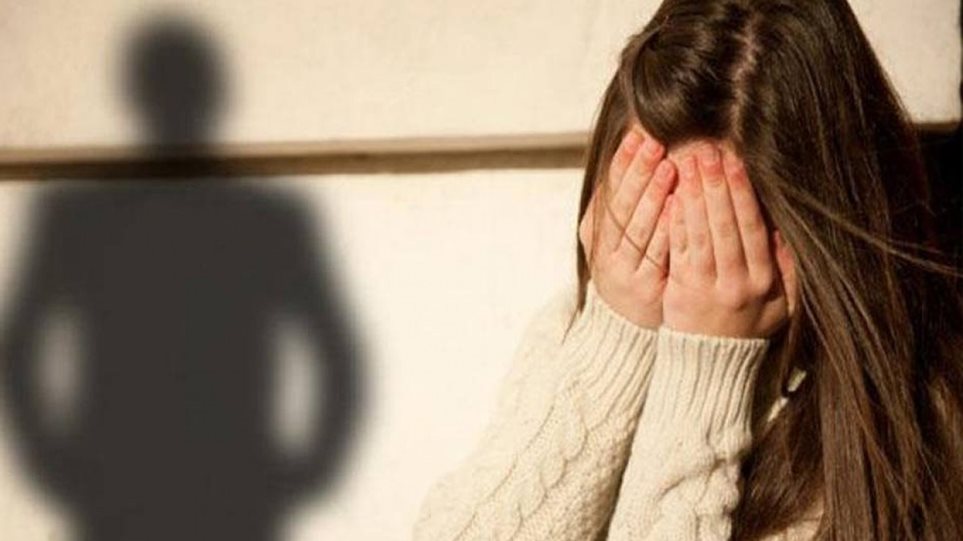 Πρώην Υπουργός ΝΔ ψώνιζε ανήλικες