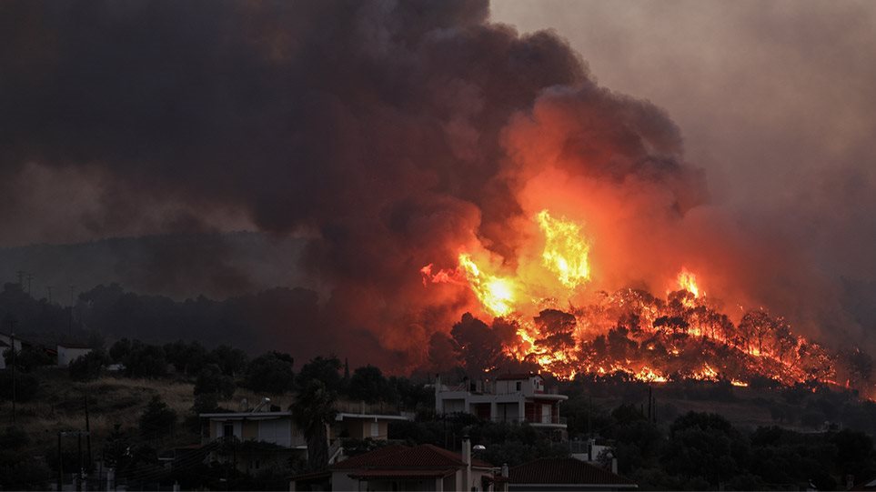 Πυροσβεστική: Ολονύχτια μάχη με τις φλόγες στην Κορινθία - 57 πυρκαγιές μέσα σε 24 ώρες