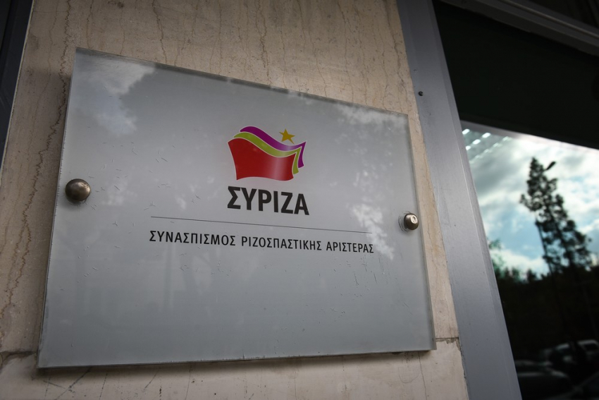ΣΥΡΙΖΑ: Γιατί η κυβέρνηση δεν κάνει υποχρεωτική τη μάσκα και στις εκκλησίες;