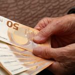 Η «σφαγή» των αναδρομικών - 5 χαρακτηριστικά παραδείγματα