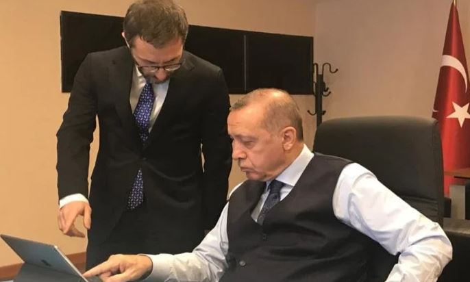 Οι Τούρκοι κάνουν αναρτήσεις τώρα και στα ελληνικά για να στηρίξουν την προπαγάνδα τους