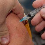 Ενθαρρυντικά τα πρώτα αποτελέσματα από το εμβόλιο του Πανεπιστημίου της Οξφόρδης