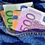 Πρόωρη σύνταξη για 12.000 µητέρες µε πλήρεις αποδοχές - Προϋποθέσεις και νέα όρια ηλικίας