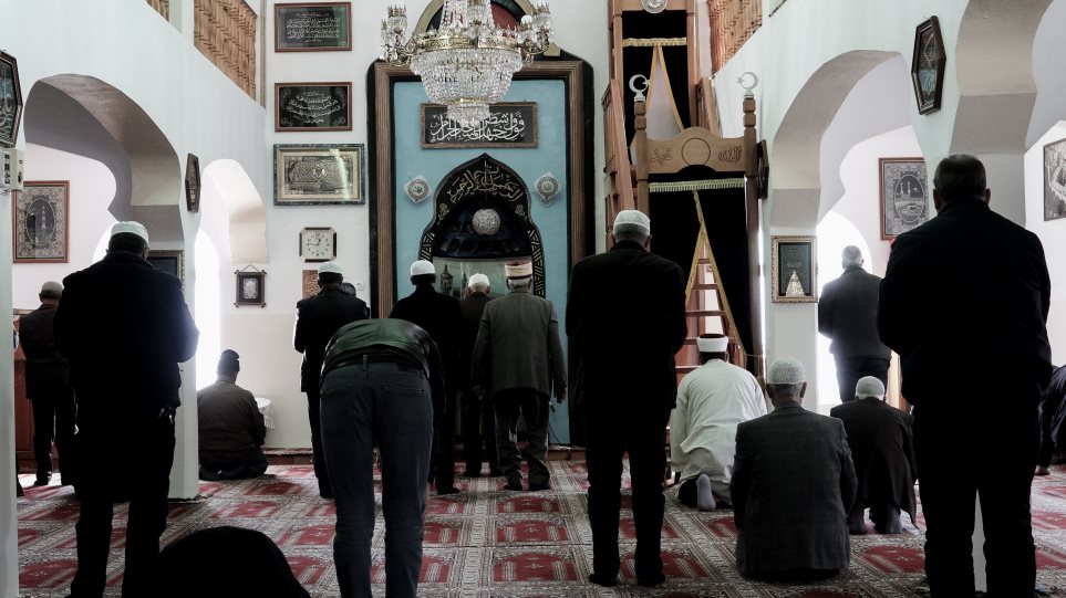 Έκτακτα μέτρα για τη μεγάλη γιορτή των Μουσουλμάνων - Απαγορεύονται οι προσευχές σε δημόσιους χώρους