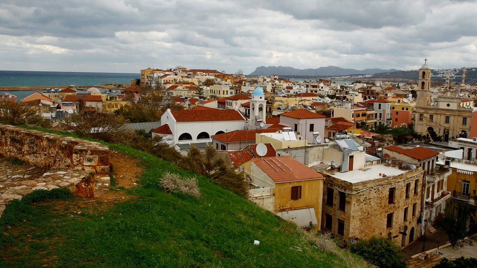 Χανιά: Τέλος σε πανηγύρια, πάρτι, λιτανείες και λαϊκές αγορές