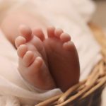 Νεκρό βρέφος στην Κέρκυρα: Πήγε να πηδήξει από το μπαλκόνι η μητέρα