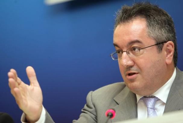 Ηλίας Μόσιαλος: «Αν συνεχίσουμε έτσι καμία αλληλεγγύη ή φιλότιμο δεν μας σώζει»