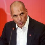Γιάνης Βαρουφάκης: Μέσα στο ’21 θα πάμε σε κούρεμα μισθών και συντάξεων