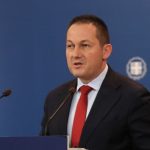 Στέλιος Πέτσας για μάσκα σε εξωτερικού χώρους: «Είμαστε καλύτερα από οτι πρόβλεπαν οι επιστήμονες»