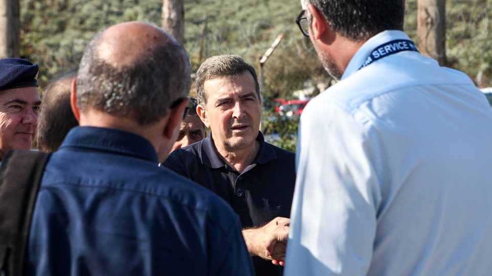 Χρυσοχοΐδης: Η Λέσβος θα έχει αδειάσει από μετανάστες μέχρι το Πάσχα