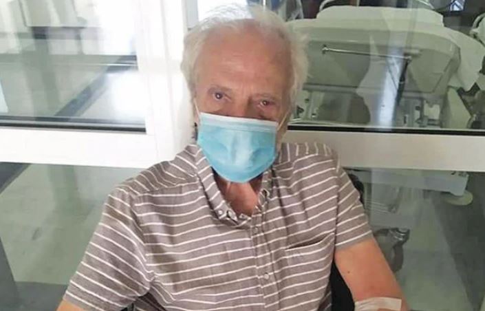 Δύσκολες ώρες για τον ηθοποιό Σπύρο Φωκά: Του έκοψαν το ρεύμα – Τα χρέη τον έστειλαν στο νοσοκομείο