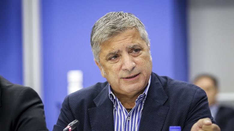 Εγκρίθηκε κονδύλι ύψους 124.000 ευρώ για λευκώματα που θα κάνει δώρο ο Πατούλης στους επισκέπτες του