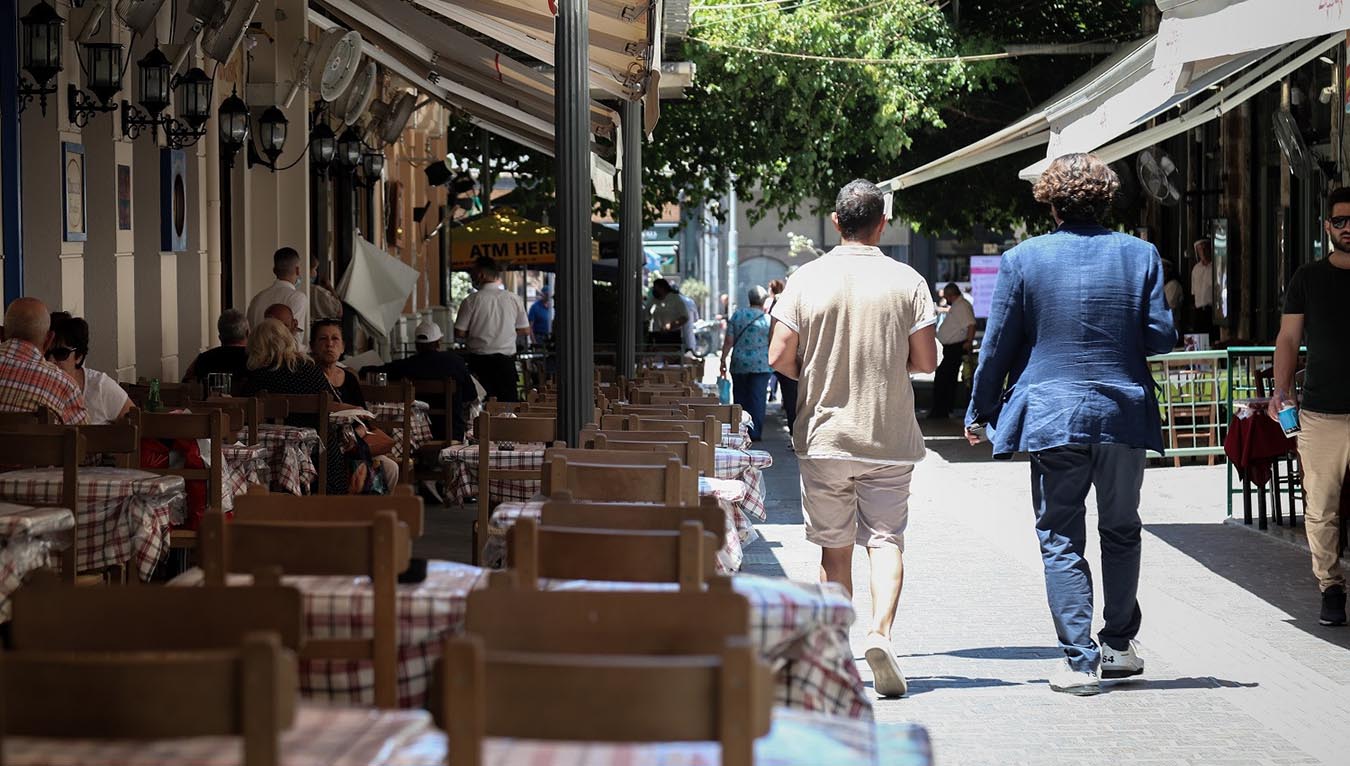 Αυτά είναι τα νέα μέτρα για ωράριο, εστίαση και μετακινήσεις - «Βόμβα» το κέντρο της Αθήνας.