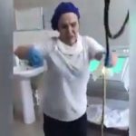 Γιατροί έβγαλαν φίδι μεγαλύτερο από ένα μέτρο από τον λαιμό μιας γυναίκας