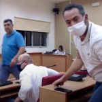 Μπουνιές και γαλλικά στο δημοτικό συμβούλιο Δ. Αχαΐας: «Μην κουνάς το χέρι παλιοτόμαρο»