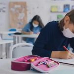 Βρετανία: Αποβολή για όποιον μαθητή βήξει ή φταρνιστεί επίτηδες στην τάξη