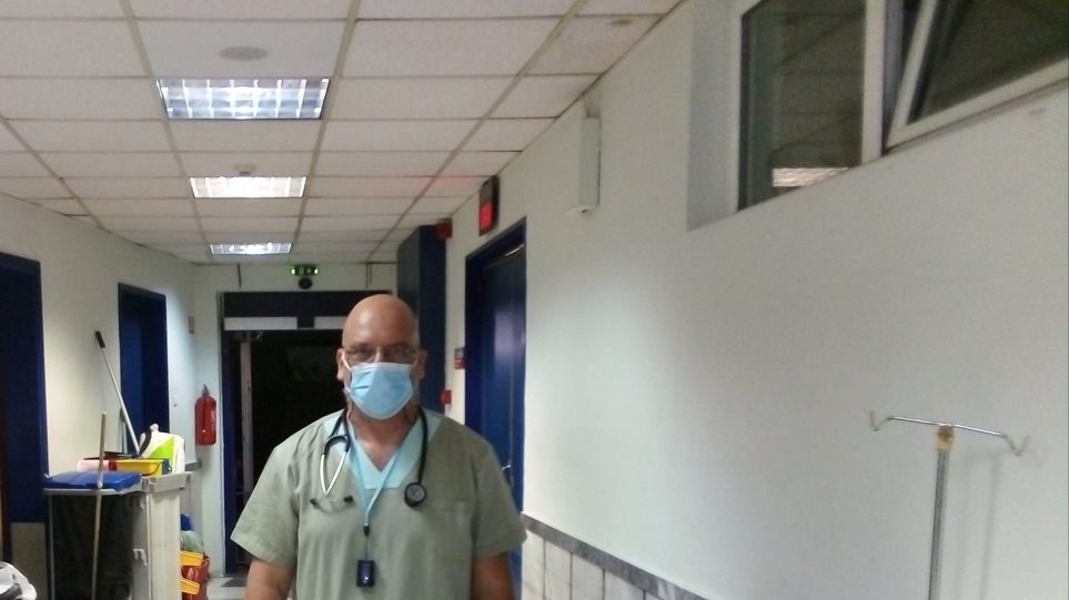 Γιατρός από το Ιπποκράτειο προκαλεί αρνητές μάσκας: Ελάτε μαζί μου στο νοσοκομείο χωρίς μάσκα