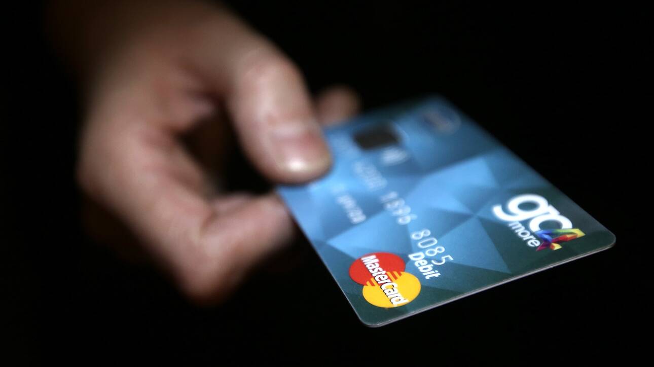 Mέχρι πoτε θα πραγματοποιούνται ανέπαφες συναλλαγές μέχρι 50 ευρώ χωρίς PIN