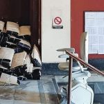 Κεντρικό κτήριο ΝΑΤ: Πεταμένοι φάκελοι συνταξιούχων στο πάτωμα και ποντίκια να τρώνε τις καρτέλες τους