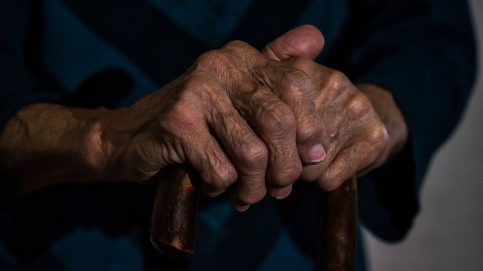 Αποτροπιασμός από τον άγριο βιασμο 86χρονης από νεαρό - Ζητούν να του επιβληθεί η θανατική ποινή