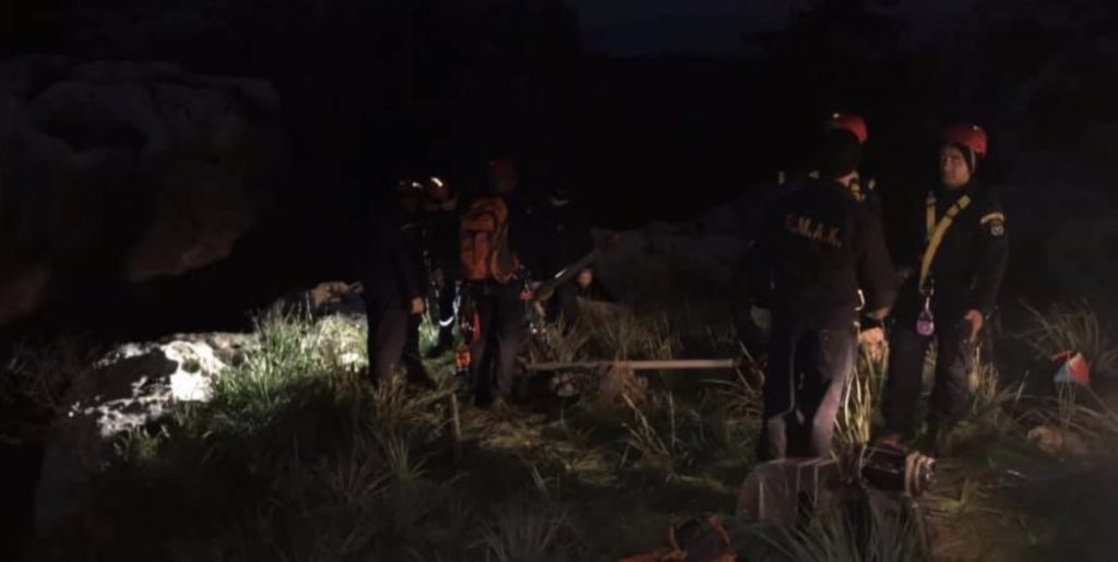 Αχαϊα: Μάνα 4 παιδιών έπεσε με το αυτοκίνητό της σε γκρεμό – Πρόλαβε το τελευταίο τηλεφώνημα