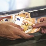 Eπίδoμα 534 ευρώ: Πληρωμή εντός της εβδομάδας σε 120.000 δικαιούχους