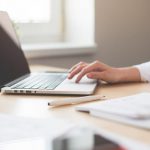 Θεσσαλονίκη: Νεκρή 27χρονη ενώ δούλευε από το σπίτι της