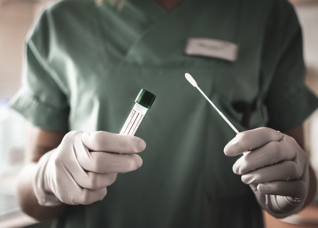 Ιδιοκτήτης καταστήματος απέλυσε εργαζόμενες γιατί ζήτησαν να κάνουν τεστ κoρoνοϊoύ