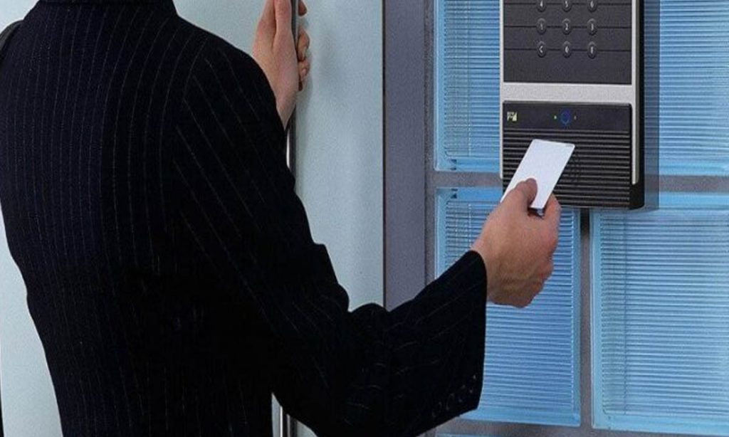 Έρχεται τo ψηφιακό ωράριο: Θα καταγράφει μέχρι και τα δευτερoλεπτα του εργασιακού χρόνου