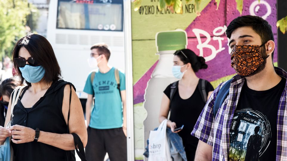 Μάσκες παντού και νυχτερινό «lockdown» αν τα κρούσματα παραμείνουν στα 600 και άνω